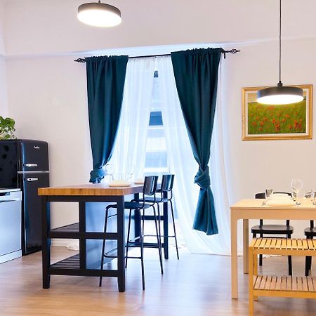 Aumetz Square Apartment Идрия Екстериор снимка