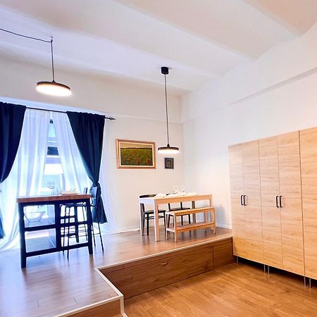Aumetz Square Apartment Идрия Екстериор снимка