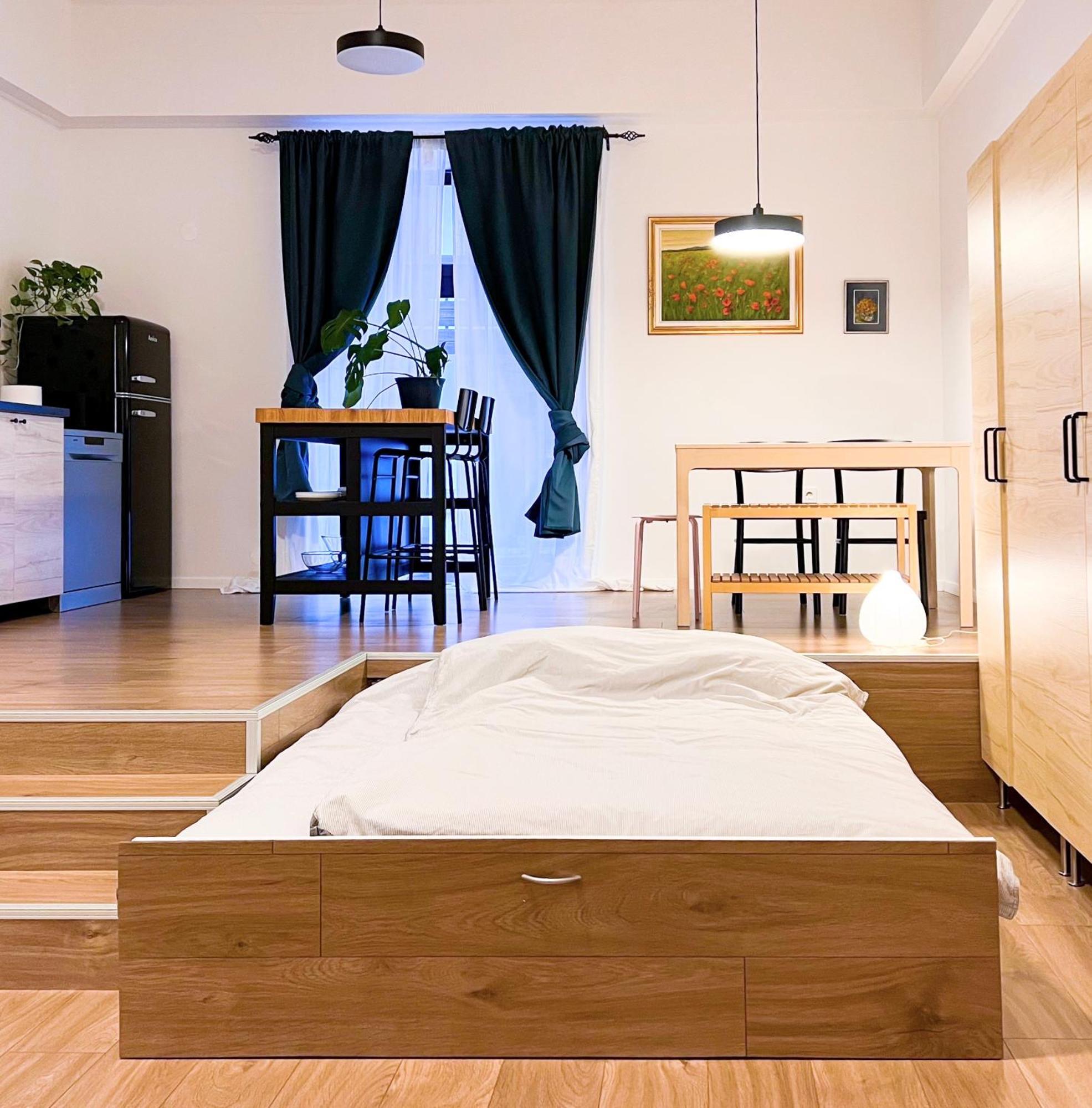 Aumetz Square Apartment Идрия Екстериор снимка